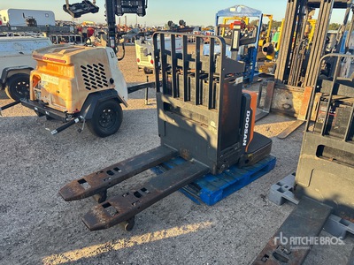 2022 Doosan BER30S-9 6020 lb Electric Pallet Jack