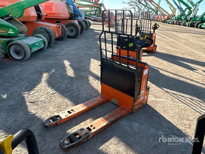 2022 Doosan BW23S-7 4500 lb Electric Pallet Jack