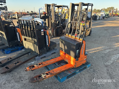 2022 Doosan BW23S-7 Electric Pallet Jack