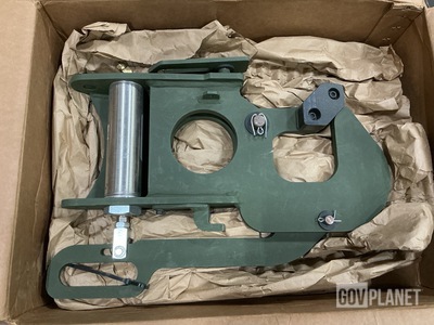 (2) Oshkosh 4037550 Flush Catches