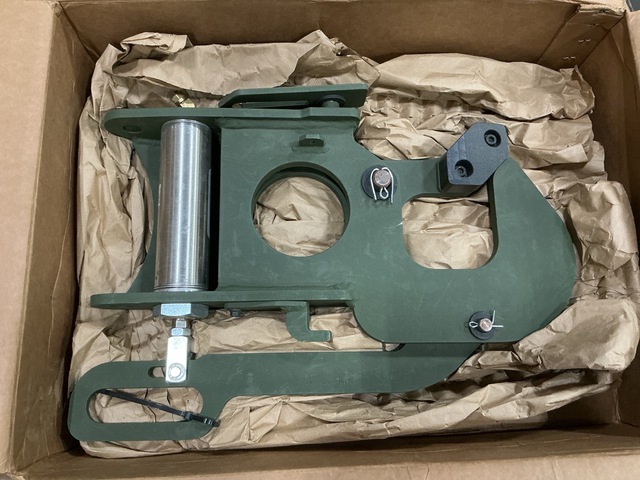 (2) Oshkosh 4037550 Flush Catches