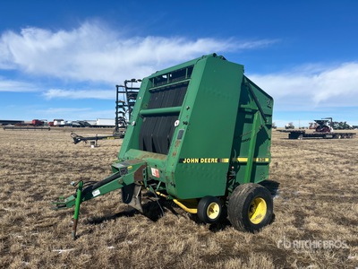 John Deere 535 Presse à balles cylindriques