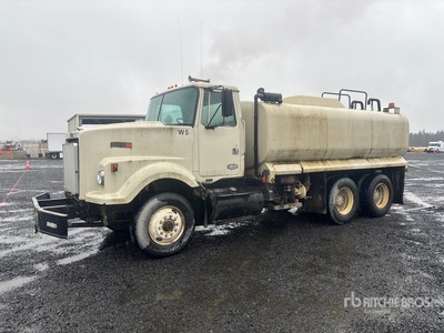 1986 Autocar Construcktor 2 6x4 Water Truck