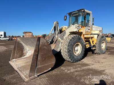 1999 Volvo L120C Pala gommata