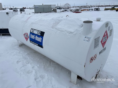 2013 Westeel 4530 L Steel Fuel Tank