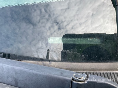 2015 Chevrolet Silverado 3500HD WT 4x4 Crew Cab Flatbed Truck