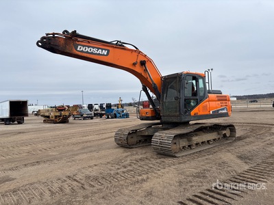 2017 Doosan DX225LC-5 Tracked Excavator