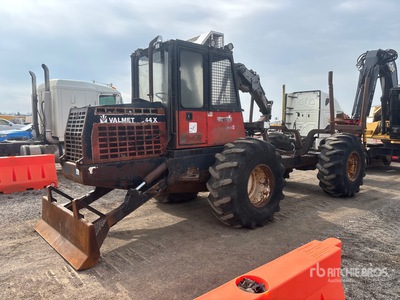 Valmet 544X 4x4 Autocargador de troncos