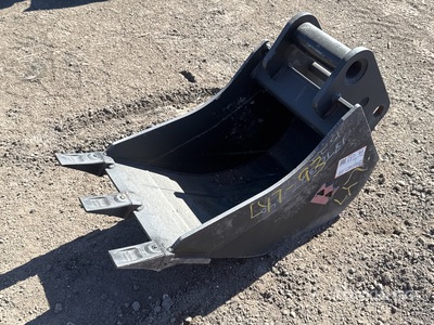 Terex 16 in Digging Excavator Bucket - Fits Terex TC35/TC37 (Unused)