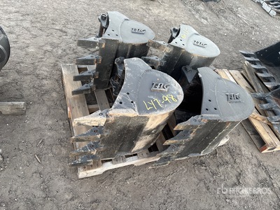 Quantity of (4) Godet de pelleteuse