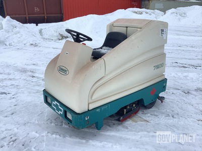 Tennant 7200 Floor Scrubber