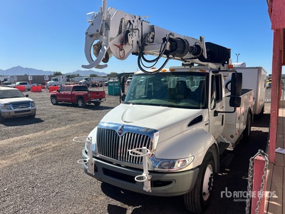 2011 International 4300 4x2 Digger Derrick Truck