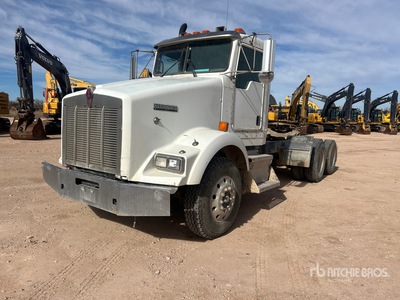 2007 Kenworth T800 6x4 T/A Day Cab Truck Tractor