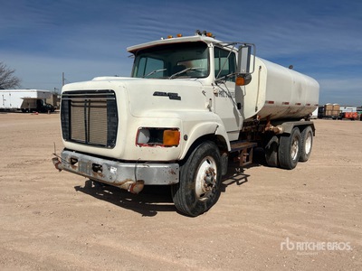 1992 Ford LTA9000 6x4 Camion cisterna de agua