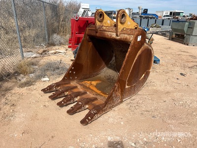 49 in Digging Excavator Bucket