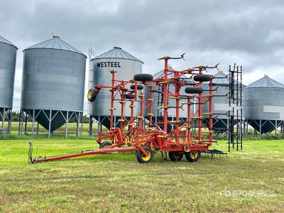 Bourgault 8800 40 ft Cultivator