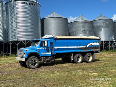 1987 International F1954 6x4 Grain Truck