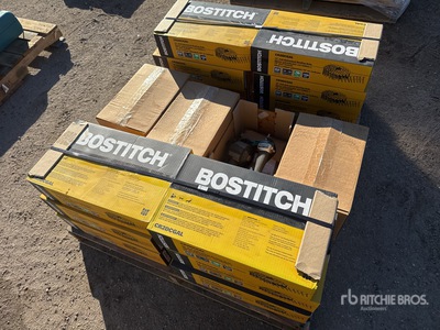 Quantity of (12) Stanley Bostitch AN454 7/8 in Coil Roofing Nails and (4) AN454 MAKITA Roofing Air Nail Gun (Unused)