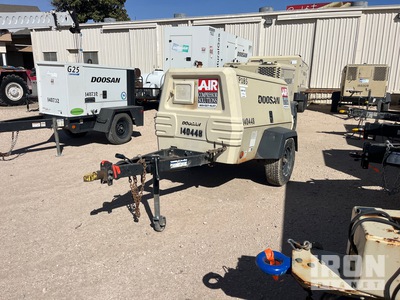 2014 Doosan P185WDZ-T4F 185 cfm Mobile ضاغط هوائي