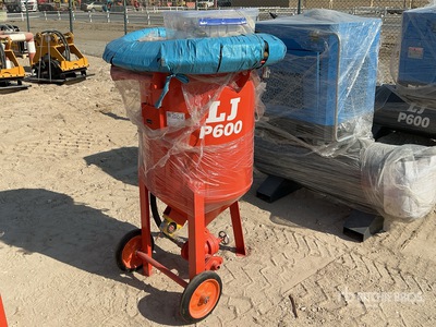 Sand Blasting Pot w/ Hose Divers - Outils à main (Unused)