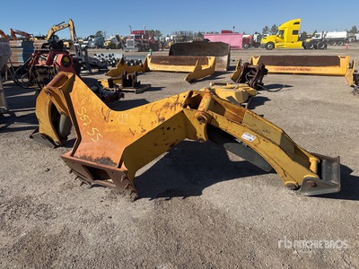 Cat Telehandler Outriggers その他 - 機械部品