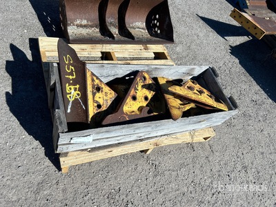 Quantity of Cat Bucket Side Cutters and Teeth