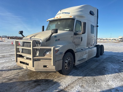 2022 International LT625 6x4 Cabina con cuccetta per trattore stradale