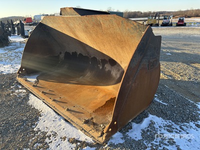 Cat 3.8 cyd Wheel Loader Bucket - Fits Cat 924, 930, 938