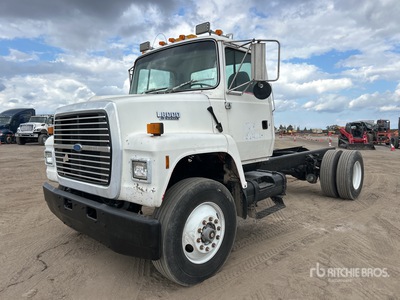 1994 Ford L8000 4x2 Cab and Chassis