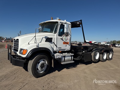 2005 Mack CV713 6x4 Roll-Off Truck