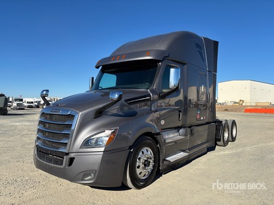 2018 Freightliner Cascadia 126 6x4 T/A Sleeper Truck Tractor