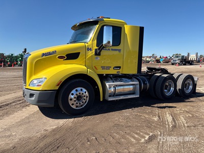 2019 Peterbilt 579 6x4 Cabeza Tractora Cabina Dormitorio