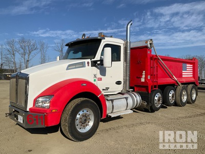 2014 Kenworth T880 10x4 Quad/A Dump Truck