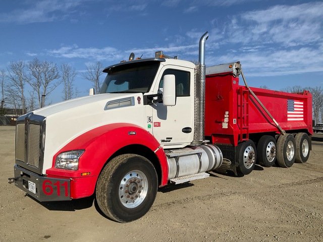 2014 Kenworth T880 10x4 Quad/A Dump Truck