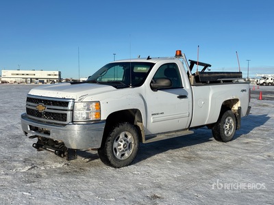 2012 Chevrolet R2500 4x4 Snow Plow Truck