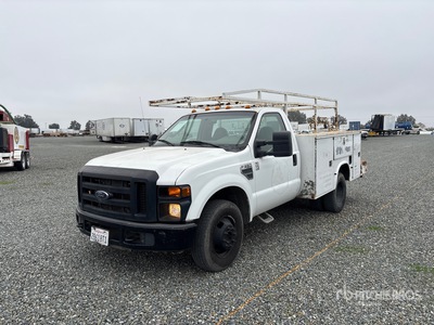 2008 Ford F-350 XL 4x2 Utility Truck