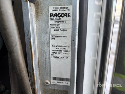 2015 Kenworth T800 22670 L 8x6 Sleeper Tanker Truck