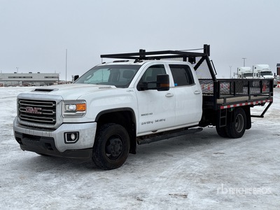 2017 GMC 3500HD 4x4 Crew Cab Flatbed Truck