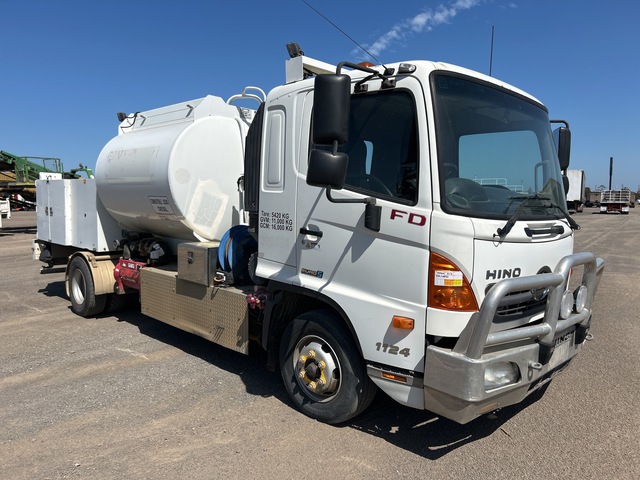 2012 Hino 500 1124 FD 4x2 Fuel & Lube Truck 2012 Hino 500 1124 FD 4x2 Fuel & Lube Truck