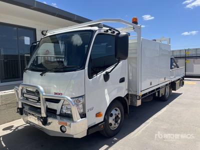 Isuzu Service Truck