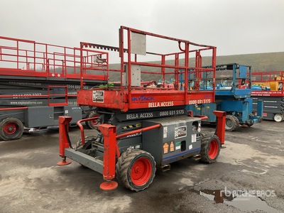 Skyjack SJ6832RT 4x4 Diesel シザーリフト