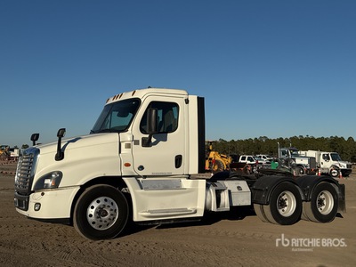 2016 Freightliner Cascadia 125 6x4 T/A Day Cab Truck Tractor
