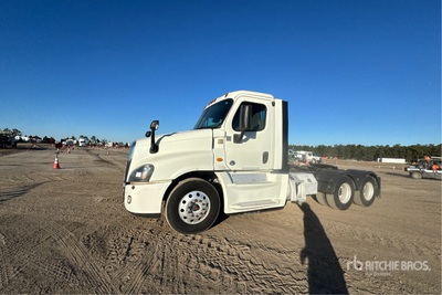 2016 Freightliner Cascadia 125 T/A Day Cab Truck Tractor