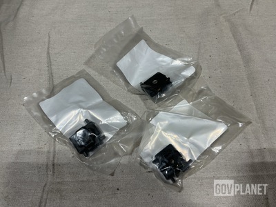 (165) General Dynamics 013219 3 Pole Connectors