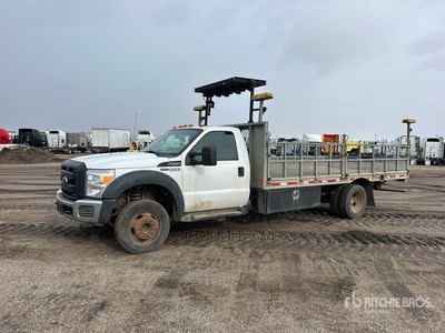 2016 Ford F-550 4x2 平台トラック