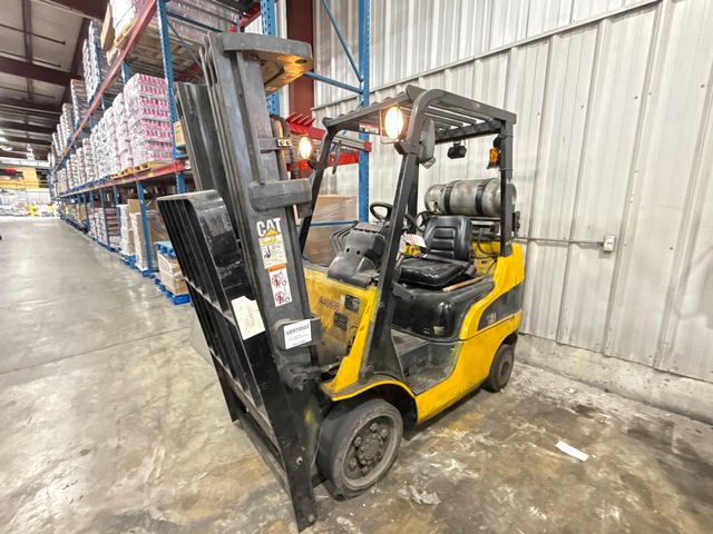 2004 Cat C4000 3750 lb Cushion Tire Forklift