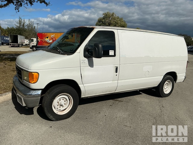 1FTNE14W17DA76454 Ford E-150 Photo 1
