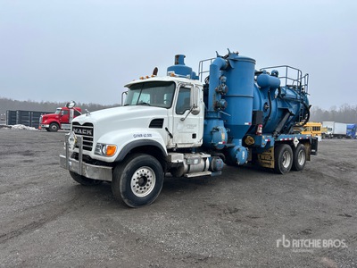 2005 Pres Vac PV 750B(R) on 2005 Mack CV713 Granite 6x4 バキュームトラック