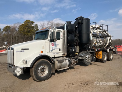 2013 Kenworth T800 8x4 Vacuum Tanker Truck