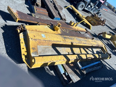 Articulate Dump Truck Tailgate